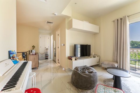 Снять в аренду виллу в The Lakes, Дубай: 3 спальни, 244.14908400м², № 95160 - фото 2