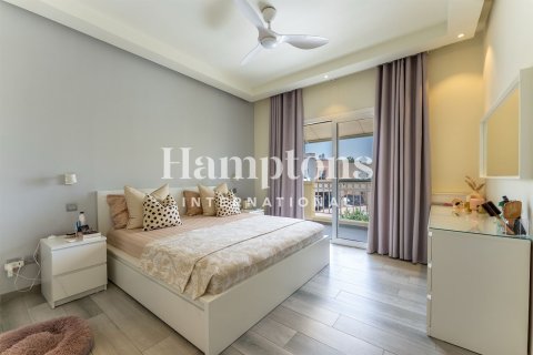 Снять в аренду виллу в The Lakes, Дубай: 3 спальни, 244.14908400м², № 95160 - фото 13