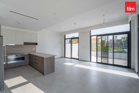 Townhouse in Dubai 3 bedrooms, 168 sq.m. № 71877 - photo 3