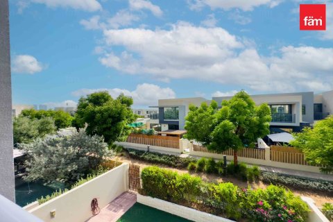 Снять в аренду виллу в Дубай Хилс Эстейт, Дубай: 3 спальни, 195м², № 71874 - фото 1