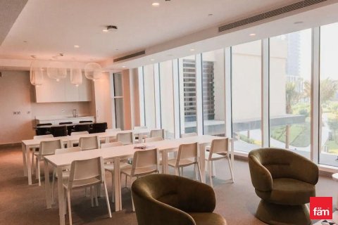 Снять в аренду квартиру в Дубае: 2 спальни, 100.5м², № 71875 - фото 3