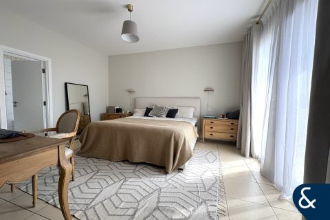 Снять в аренду виллу в Арабиан Ранчес, Дубай: 3 спальни, 299м², № 98778 - фото 11