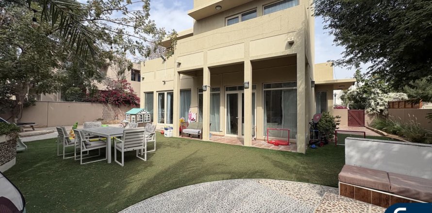 Вилла в Арабиан Ранчес, Дубай, 3 спальни, 299м², № 98778