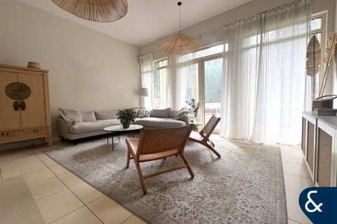 Снять в аренду виллу в Арабиан Ранчес, Дубай: 3 спальни, 299м², № 98778 - фото 8