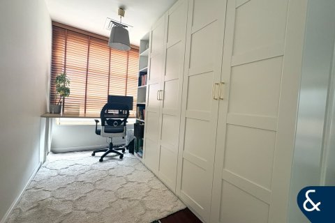 Снять в аренду виллу в Арабиан Ранчес, Дубай: 3 спальни, 299м², № 98778 - фото 14