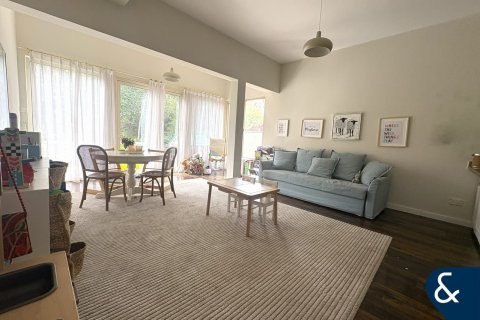 Снять в аренду виллу в Арабиан Ранчес, Дубай: 3 спальни, 299м², № 98778 - фото 3