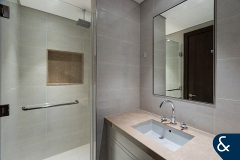 Снять в аренду квартиру в Бурдж-Халифе, Дубай: 2 спальни, 127м², № 98798 - фото 15