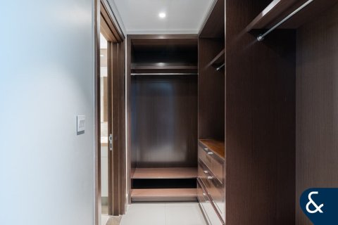 Снять в аренду квартиру в Бурдж-Халифе, Дубай: 2 спальни, 127м², № 98798 - фото 9