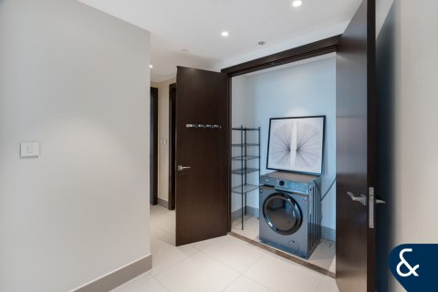 Снять в аренду квартиру в Бурдж-Халифе, Дубай: 2 спальни, 127м², № 98798 - фото 16