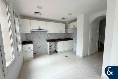 Villa in Springs 11, The Springs, Dubai 2 bedrooms, 359 sq.m. № 98797 - photo 5