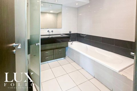 Apartment in The Lofts, Downtown Dubai (Downtown Burj Dubai), Dubai 2 bedrooms, 124 sq.m. № 46407 - photo 10