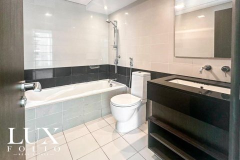 Apartment in The Lofts, Downtown Dubai (Downtown Burj Dubai), Dubai 2 bedrooms, 124 sq.m. № 46407 - photo 13