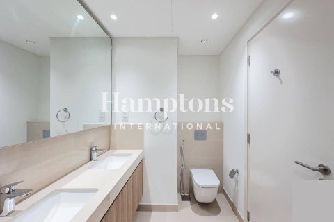 Снять в аренду квартиру в Даунтаун Дубай (Даунтаун Бурдж Дубай), Дубай: 3 спальни, 150.50286000м², № 63820 - фото 1