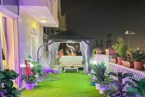 Apartamento en District 10, Jumeirah Village Circle, Dubai, 2 dormitorios, 122 m², № 103115 - foto 2