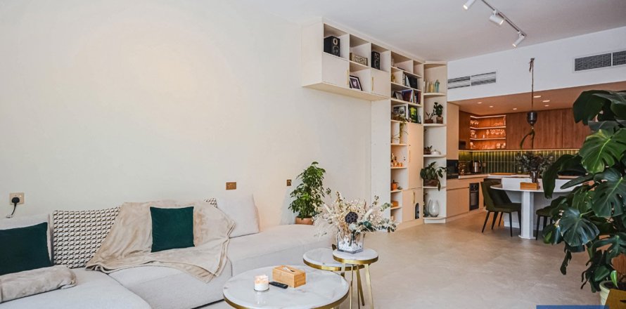 Apartment in Motor City, Dubai 1 bedroom, 132 sq.m. № 103372