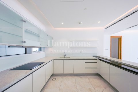 Apartment in Jumeirah Beach Residence, Dubai 4 bedrooms, 353.12430300 sq.m. № 112113 - photo 16