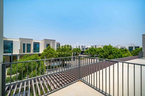 Townhouse in Arabian Ranches 3, Dubai 4 bedrooms, 226.12590200 sq.m. № 112112 - photo 2