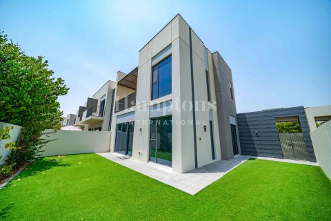 Townhouse in Arabian Ranches 3, Dubai 4 bedrooms, 226.12590200 sq.m. № 112112 - photo 13