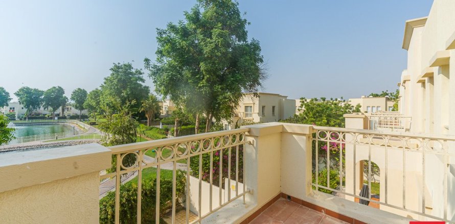 Villa in Dubai 2 bedrooms, 251.5 sq.m. № 41204