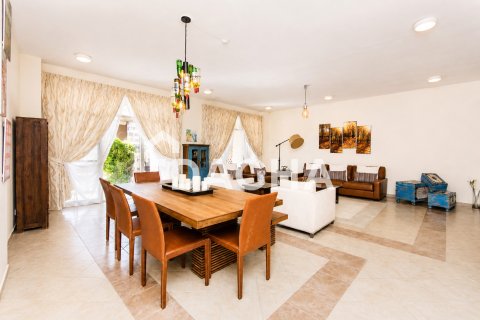 Apartment in Green Community Motor City, Motor City, Dubai 3 bedrooms, 412 sq.m. № 124424 - photo 6