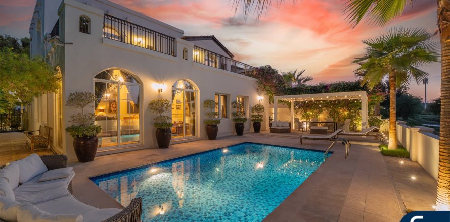 Вилла в Sienna Lakes, Джумейра Гольф Эстейтс, Дубай, 4 спальни, 614м², № 76016