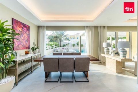 Villa en Dubai, 3 dormitorios, 666.3 m², № 59020 - foto 11