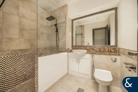 Apartment in Dubai Marina, Dubai 2 bedrooms, 272 sq.m. № 99054 - photo 13