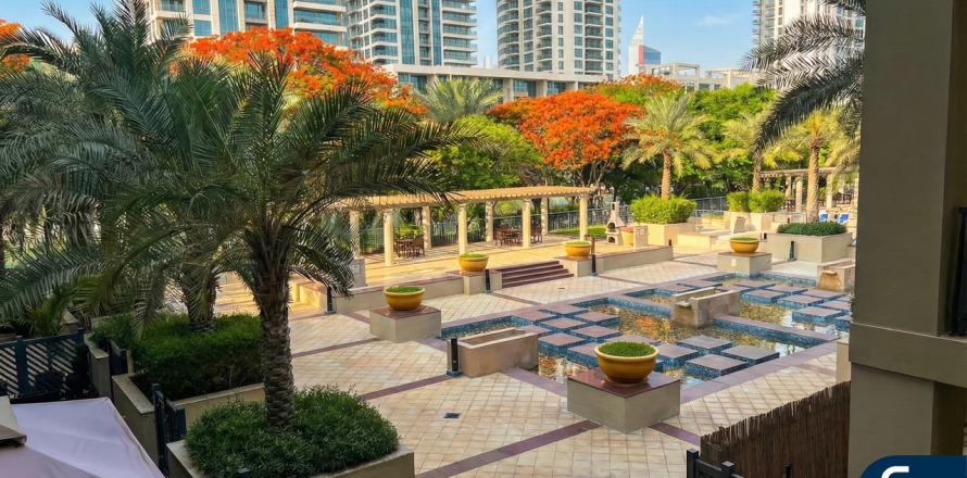 Apartment in The Views, Dubai 2 bedrooms, 140 sq.m. № 99056