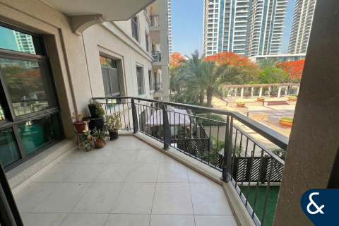 Apartment in The Views, Dubai 2 bedrooms, 140 sq.m. № 99056 - photo 10