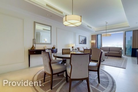 Appartement à ADDRESS BOULEVARD à Downtown Dubai (Downtown Burj Dubai), Dubai, 2 chambres, 145.9 m², № 30782 - photo 2