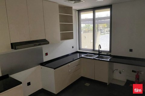 Снять в аренду таунхаус в Дубае: 3 спальни, 324м², № 96177 - фото 12