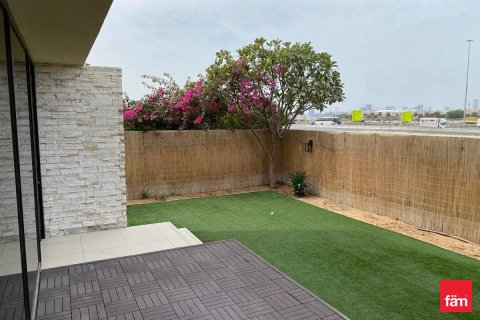 Снять в аренду таунхаус в Дубае: 3 спальни, 324м², № 96177 - фото 5