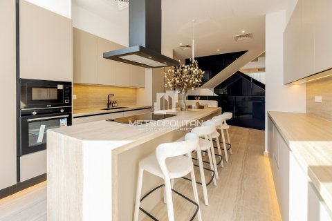 Снять в аренду таунхаус в Аль-Барари, Дубай: 4 спальни, 459м², № 73008 - фото 4