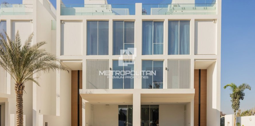 Таунхаус в Аль-Барари, Дубай, 4 спальни, 459м², № 73008