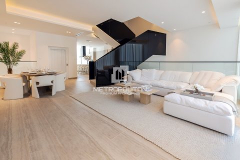 Снять в аренду таунхаус в Аль-Барари, Дубай: 4 спальни, 459м², № 73008 - фото 3