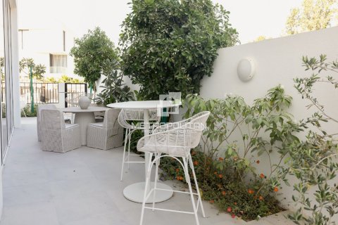 Снять в аренду таунхаус в Аль-Барари, Дубай: 4 спальни, 459м², № 73008 - фото 17