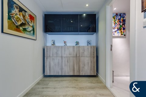 Apartment in AL SAHAB TOWER in Dubai Marina, Dubai 3 bedrooms, 213 sq.m. № 79322 - photo 20