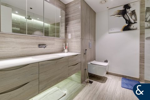 Apartment in AL SAHAB TOWER in Dubai Marina, Dubai 3 bedrooms, 213 sq.m. № 79322 - photo 15