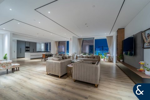 Apartment in SEVENTH HEAVEN in Al Barari, Dubai 2 bedrooms, 271 sq.m. № 79318 - photo 1