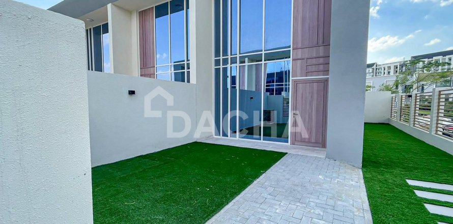 Townhouse in Dubai Land, Dubai 1 bedroom, 103 sq.m. № 135278