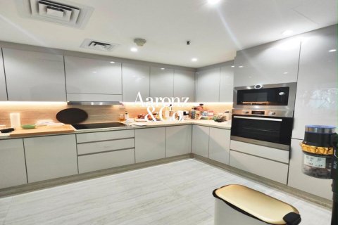 Apartment in Jumeirah Lake Towers, Dubai 1 bedroom, 84 sq.m. № 135273 - photo 13
