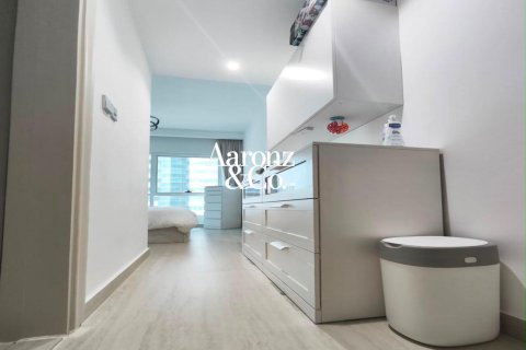 Apartment in Jumeirah Lake Towers, Dubai 1 bedroom, 84 sq.m. № 135273 - photo 11