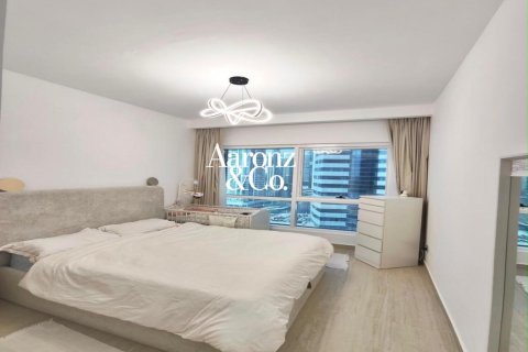 Apartment in Jumeirah Lake Towers, Dubai 1 bedroom, 84 sq.m. № 135273 - photo 9