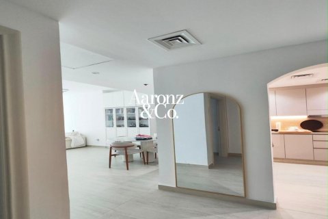 Apartment in Jumeirah Lake Towers, Dubai 1 bedroom, 84 sq.m. № 135273 - photo 12