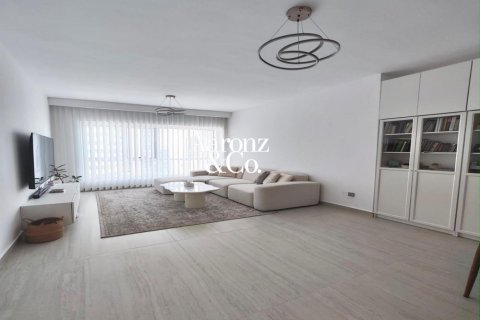 Apartment in Jumeirah Lake Towers, Dubai 1 bedroom, 84 sq.m. № 135273