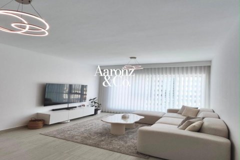 Apartment in Jumeirah Lake Towers, Dubai 1 bedroom, 84 sq.m. № 135273 - photo 16