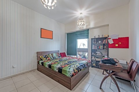Купить квартиру в Executive Towers, Бизнес-Бэй, Дубай: 3 спальни, 2197.04м², № 780 - фото 2