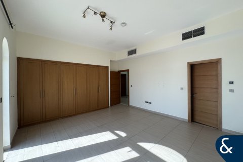 Снять в аренду виллу в Legacy Nova Villas, Jumeirah Park, Дубай: 4 спальни, 611м², № 79212 - фото 12