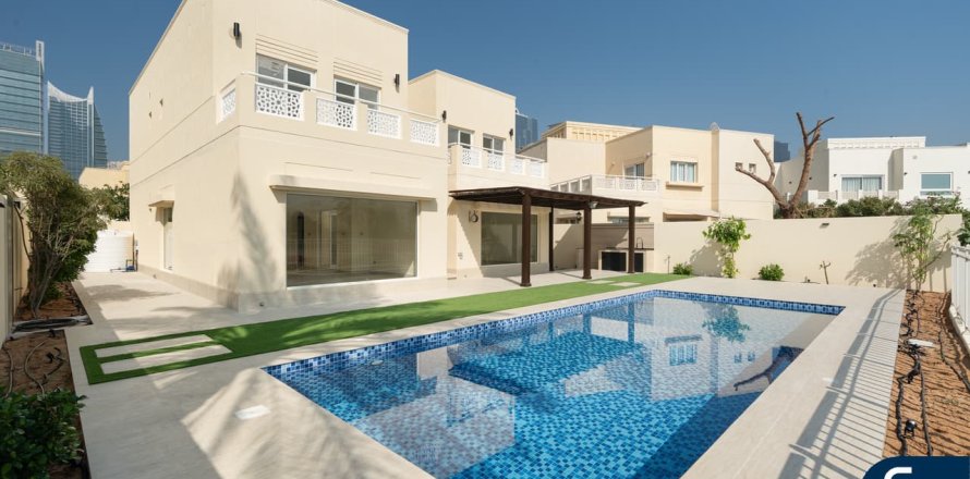 Вилла в Meadows, Дубай, 4 спальни, 540м², № 79207