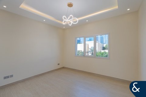 Снять в аренду виллу в Meadows, Дубай: 4 спальни, 540м², № 79207 - фото 11